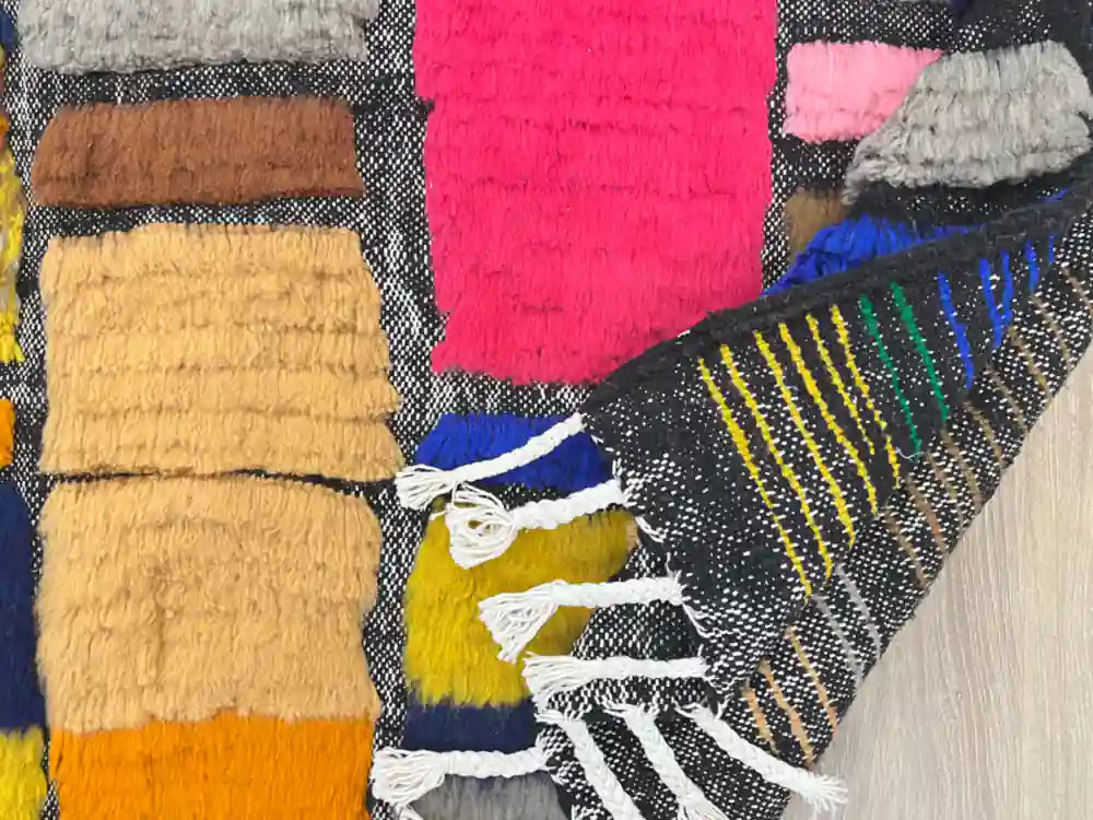 Dos tissé à plat d’un tapis boujaad berbère fait main