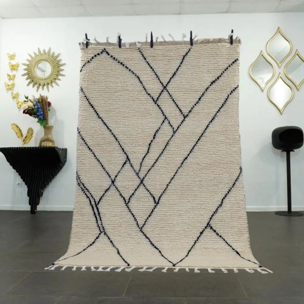 Tapis Beni Ouarain à lignes noires vue d’ensemble