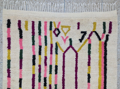 Bordure du tapis Beni Ouarain – finition artisanale et détails du tissage en laine naturelle