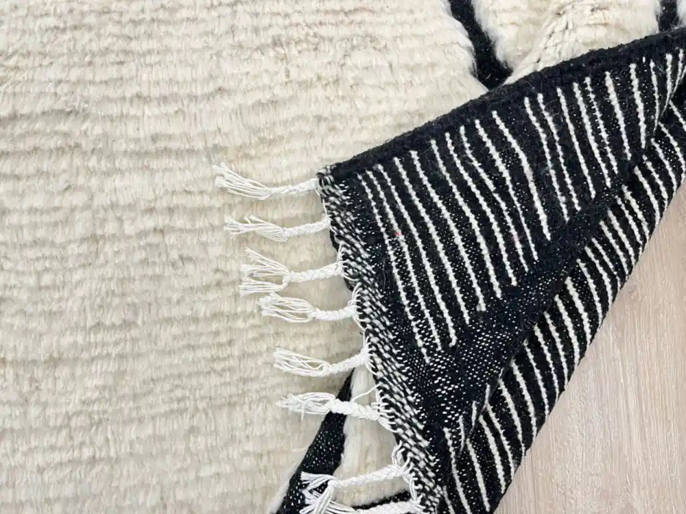 Grand tapis Beni Ouarain en laine naturelle – Tissage berbère du Haut Atlas