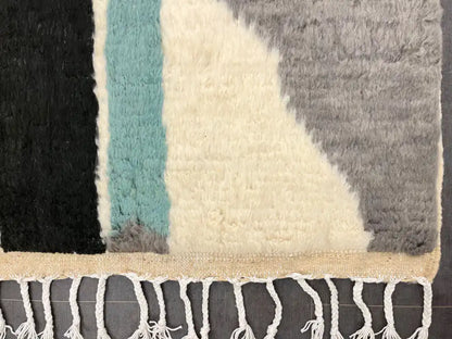 Franges d’un tapis Azilal berbère nouées à la main en laine naturelle