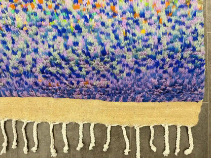 Franges d’un tapis Azilal vintage et authentique en laine naturelle