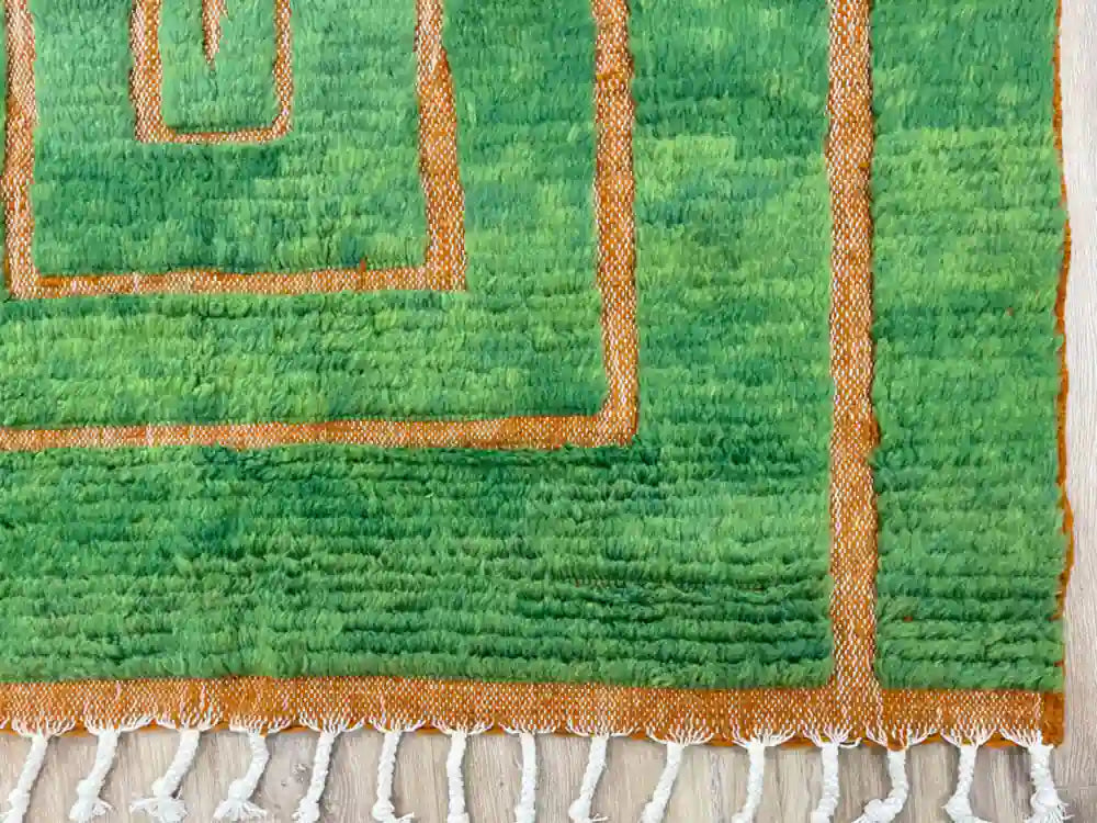 Franges tissées main d’un tapis Beni Ouarain authentique en laine naturelle