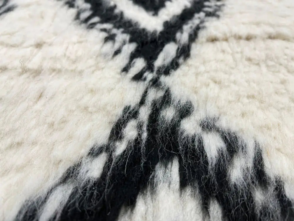 Laine naturelle d’un tapis Beni Ouarain authentique