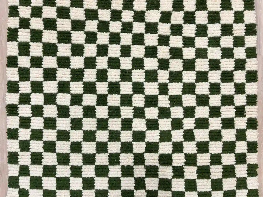 Motif vert du tapis Beni Ouarain authentique en laine naturelle, tissé main au Maroc