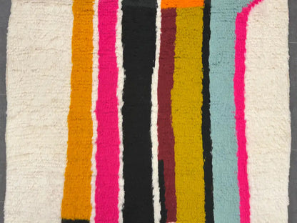 Motifs d’un tapis Azilal berbère marocain en laine naturelle