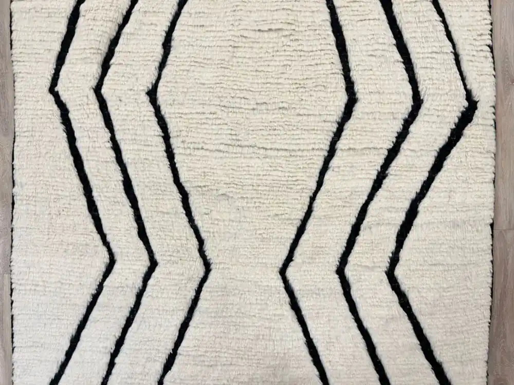 Motifs d’un tapis Beni Ouarain en laine naturelle marocaine, fait main