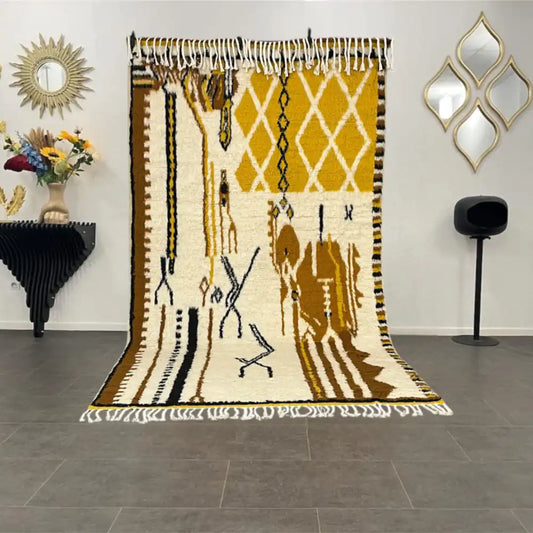 Tapis azilal multicolore en laine vu en entier dans un salon moderne