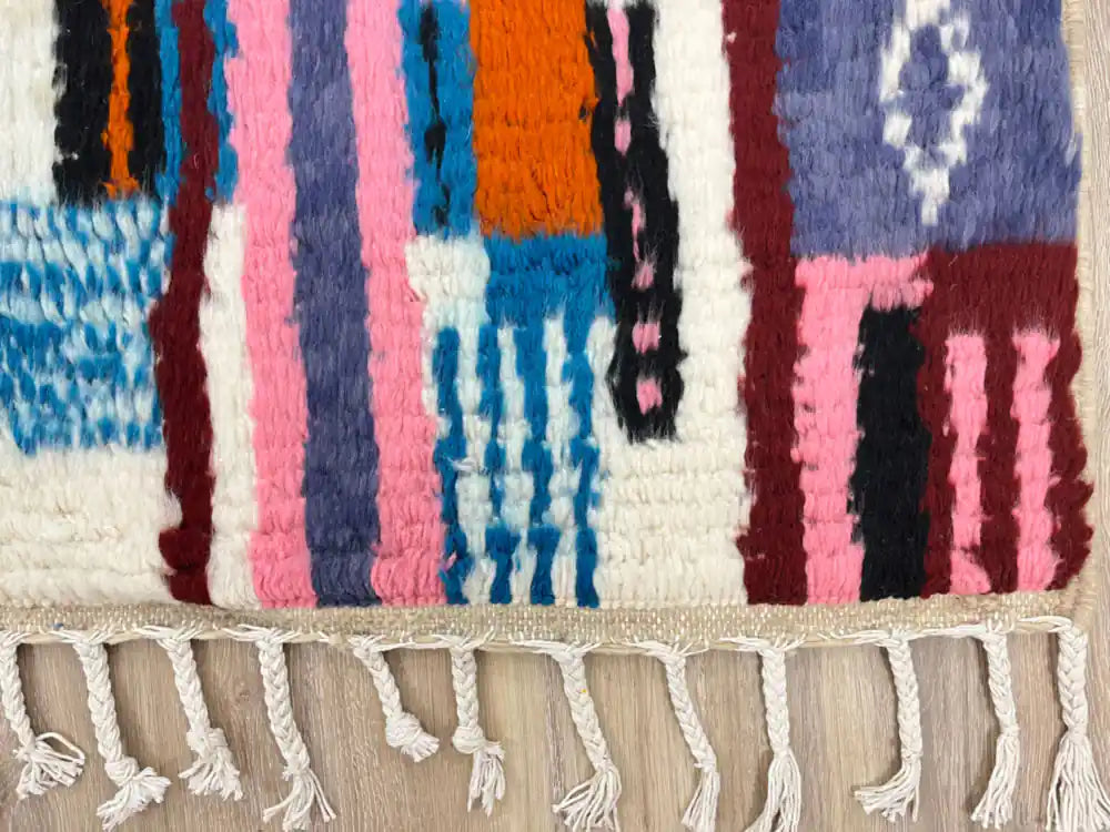 Franges tissées à la main du tapis berbère Azilal authentique