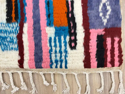 Franges tissées à la main du tapis berbère Azilal authentique