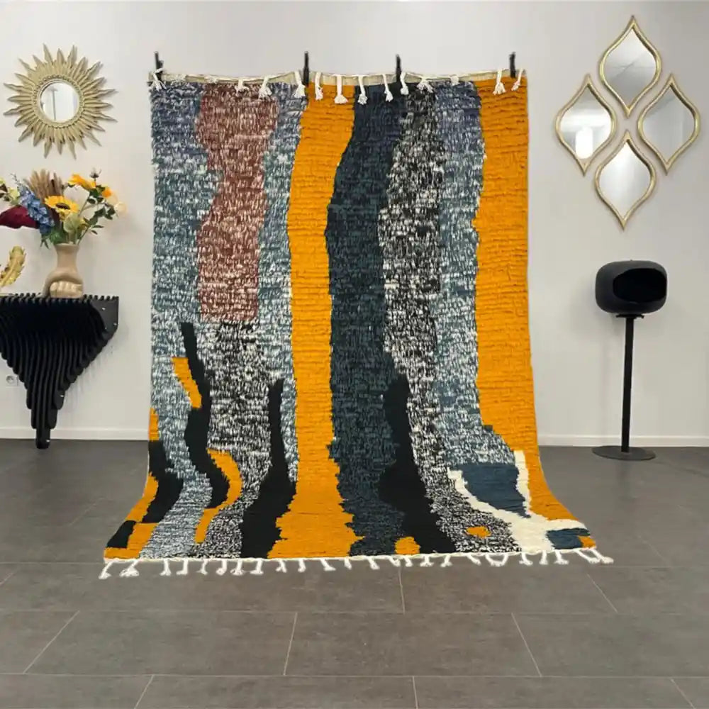 Vue complète du tapis Azilal berbère multicolore en laine naturelle fait main du Moyen Atlas