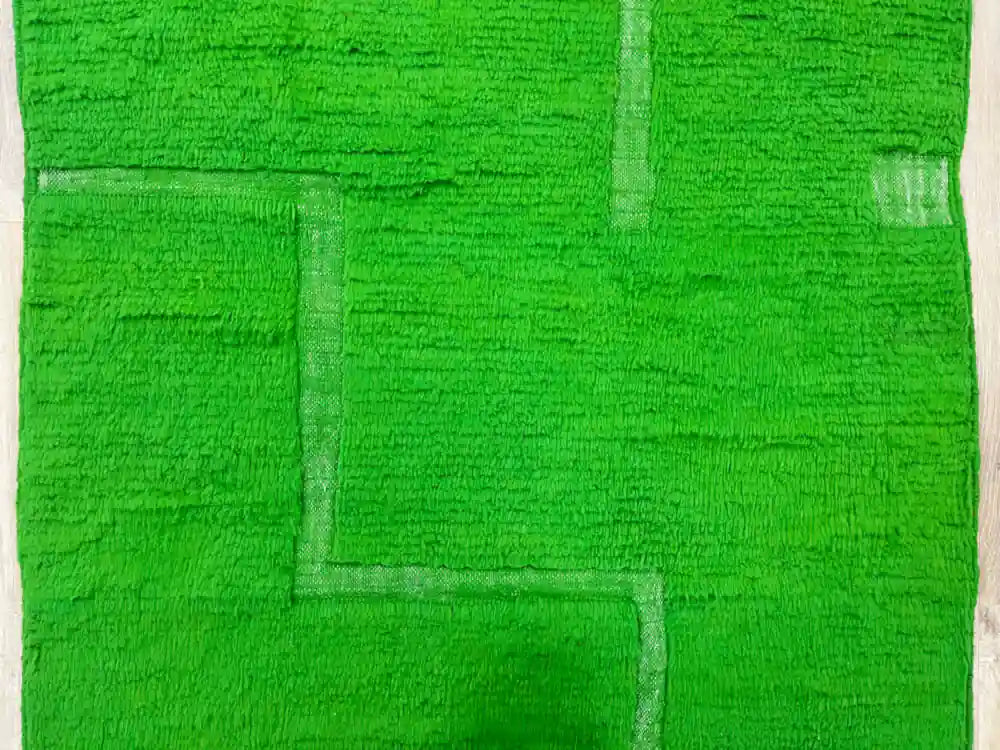 Tapis Beni Ouarain vert en laine, motif géométrique berbère, fait main Maroc