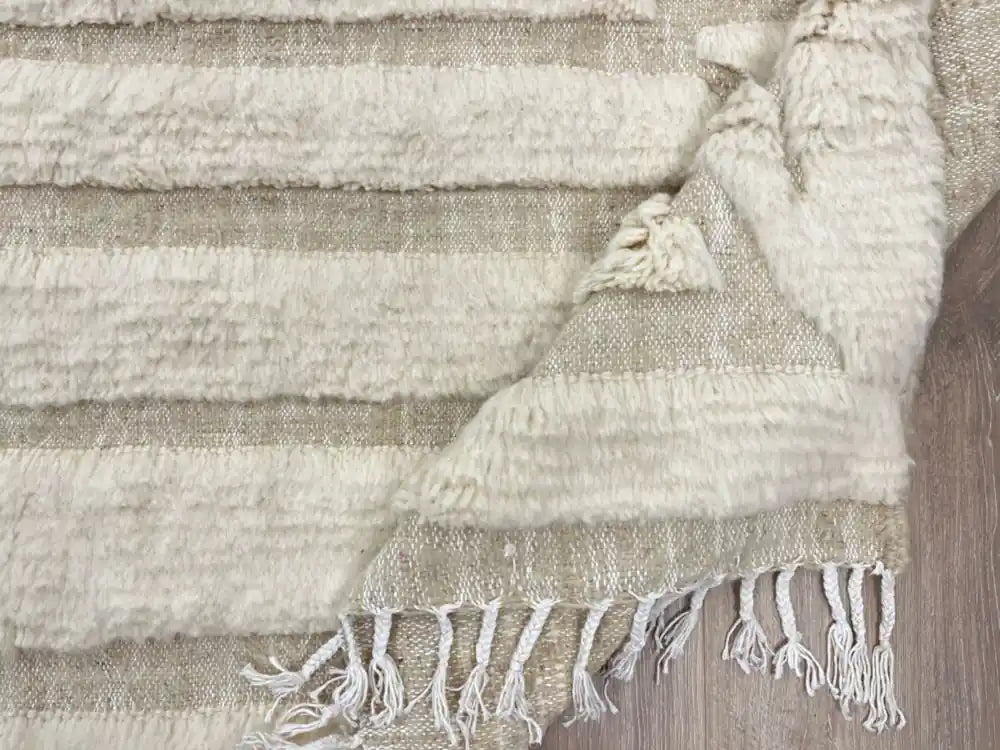 Tapis berbère Beni Ouarain en laine naturelle, fait main au Maroc