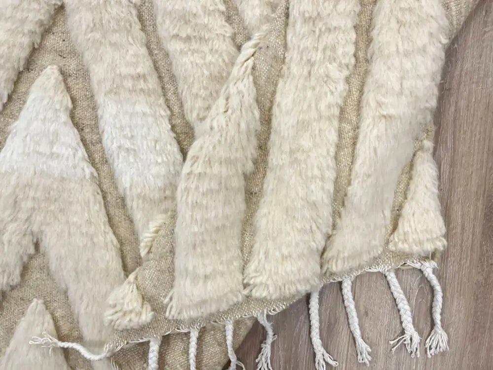 Tapis Beni Ouarain fait main en laine naturelle, artisanat du Haut Atlas marocain