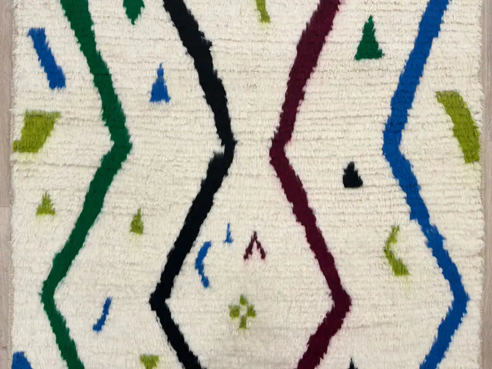 Tapis berbère Azilal authentique en laine naturelle, fait main au Maroc