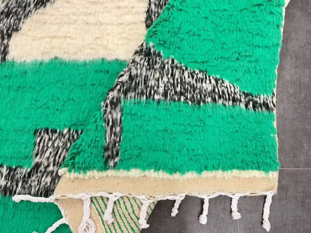 Tapis Beni Ouarain blanc en laine naturelle