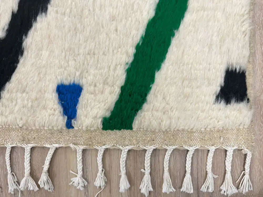 Tapis berbère Azilal authentique en laine naturelle, fait main au Maroc