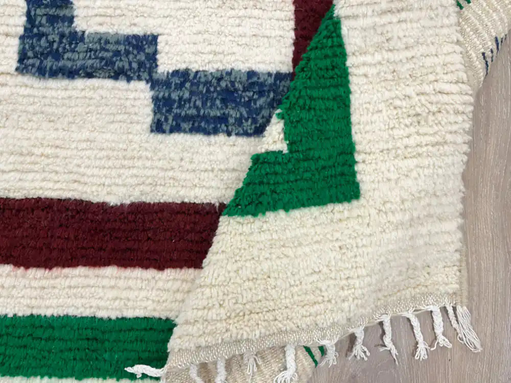 Tapis berbère Azilal en laine naturelle, artisanat marocain fait main