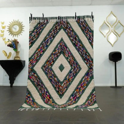 Tapis marocain moderne avec grand losange multicolore, style contemporain, tissé main au Maroc
