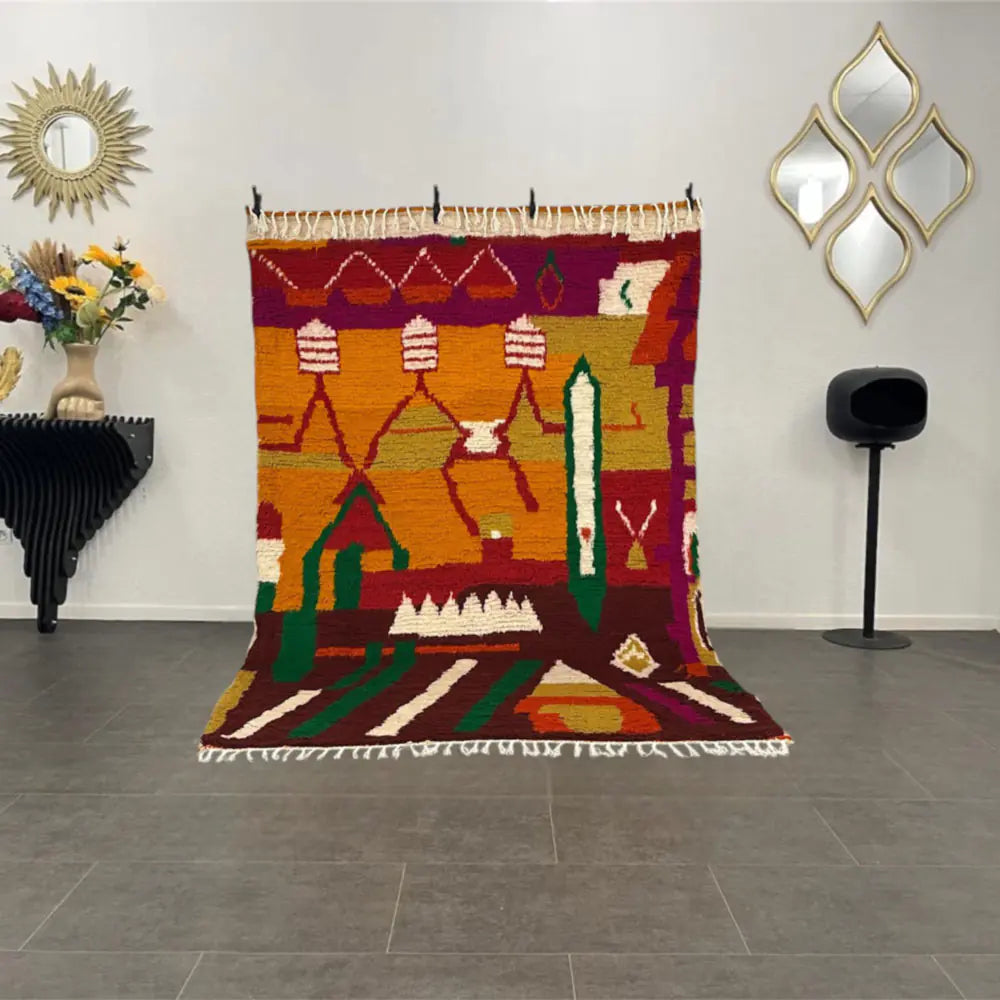 Vue d’ensemble d’un tapis Azilal fait main en laine naturelle – pièce unique marocaine
